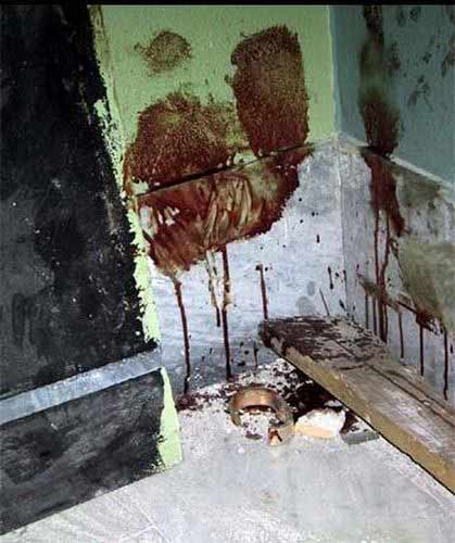 Bloodstains_on_Diaz_school_following_police_action_in_July_2001